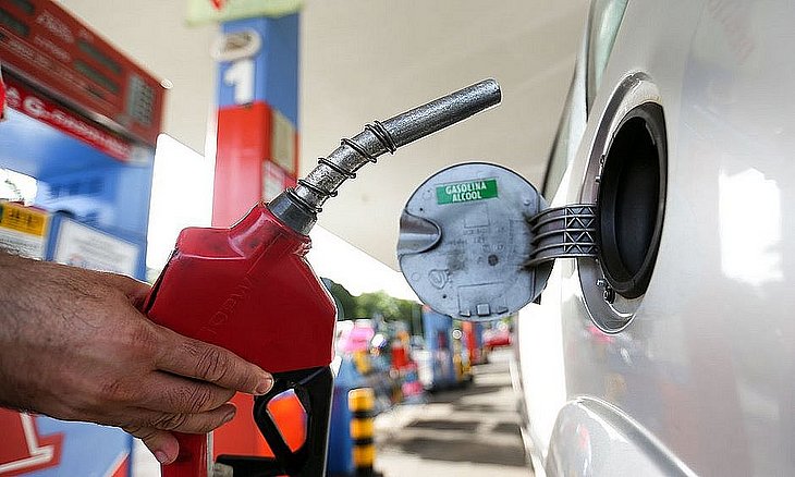 Governo enviará medida para reduzir valor da gasolina ao Congresso