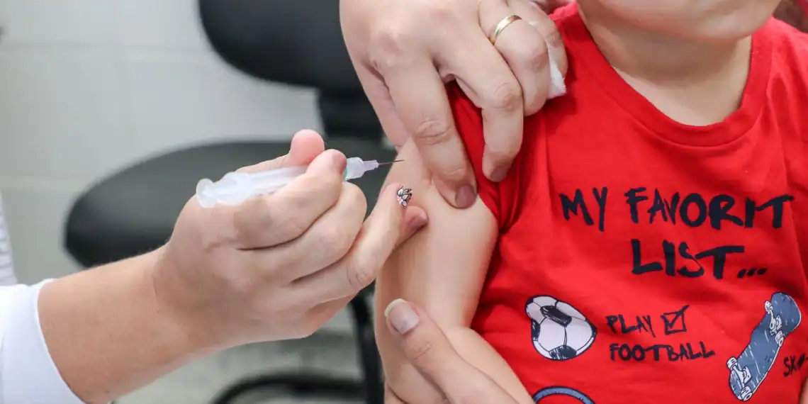 Sergipe começa a vacinar crianças contra a pólio e outras doenças
