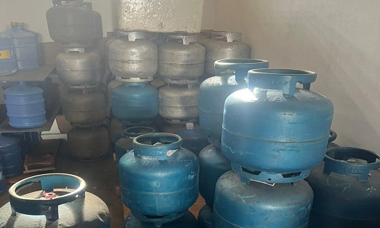 Polícia apreende 69 botijões de gás armazenados de maneira irregular