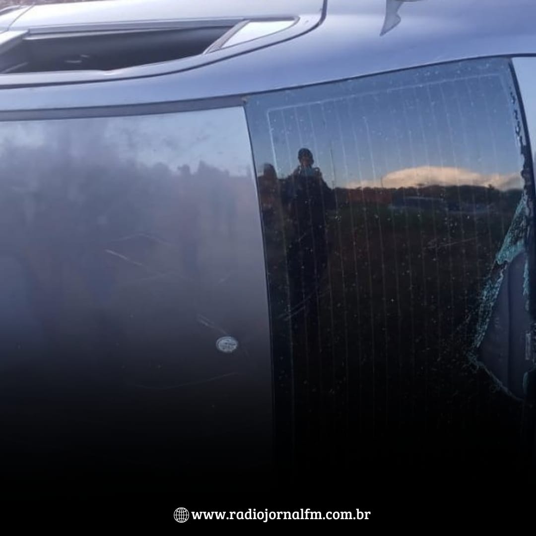 Em Sergipe,motorista morre e casal de idosos fica ferido após carro cair de ribanceira